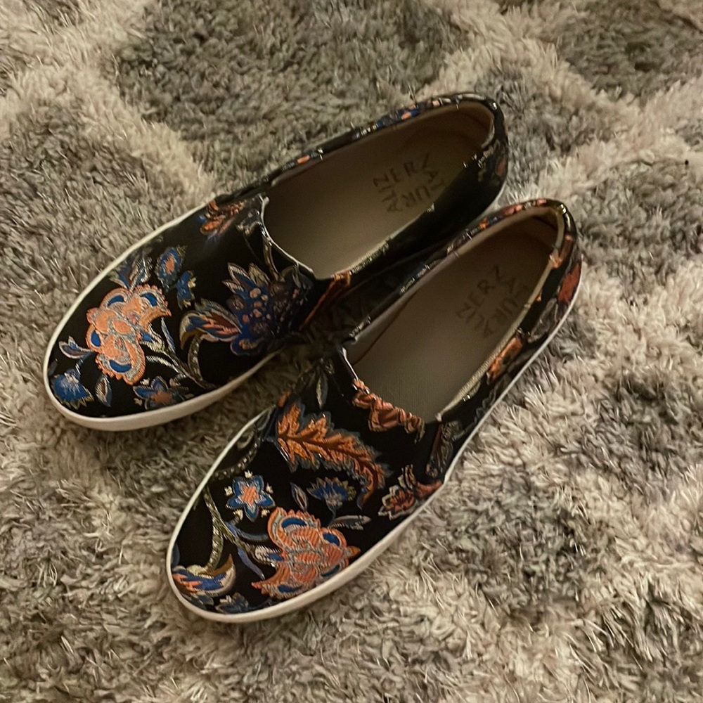 Naturalizer Shiny Floral Slip On Sneakers, Size 8